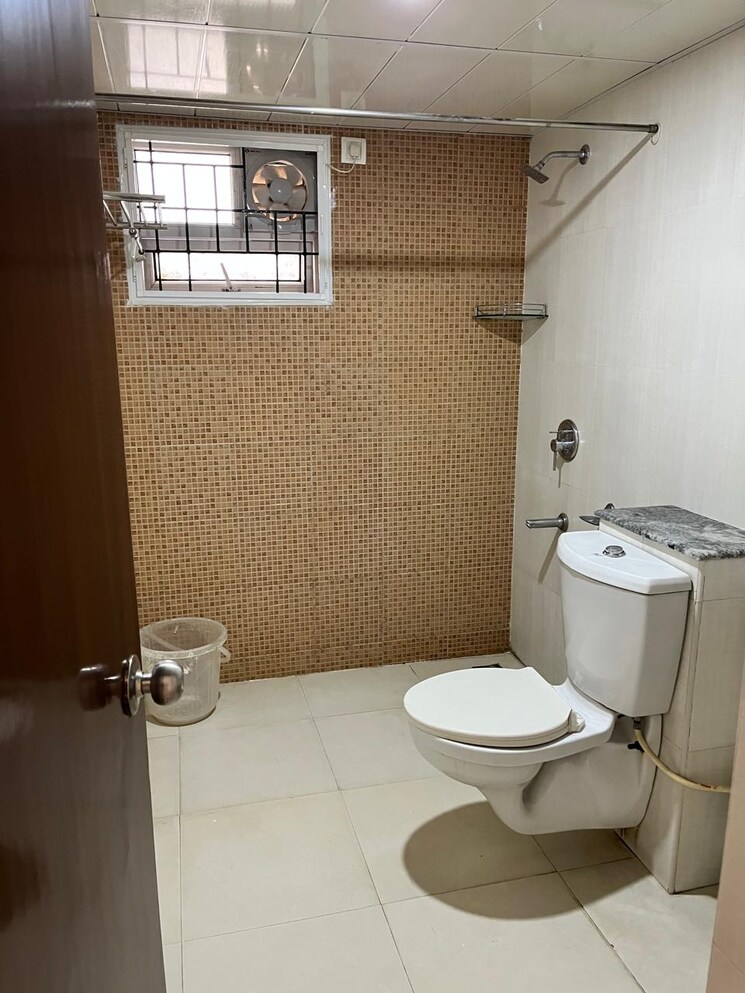Bathroom, prestige-notting-hill 3 Bedroom 1700 Sq.Ft. Apartment In Bannerghatta Road Bangalore 9119077