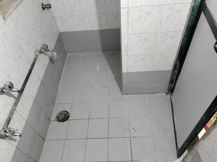 Bathroom, vasant-leela-complex 2 Bedroom 550 Sq.Ft. Apartment In Vijay Nagari Thane 9119159