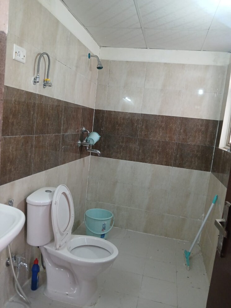 Bathroom, nirala-estate-ii 3 Bedroom 1250 Sq.Ft. Apartment In Tech Zone 4 Greater Noida Greater Noida 9119149