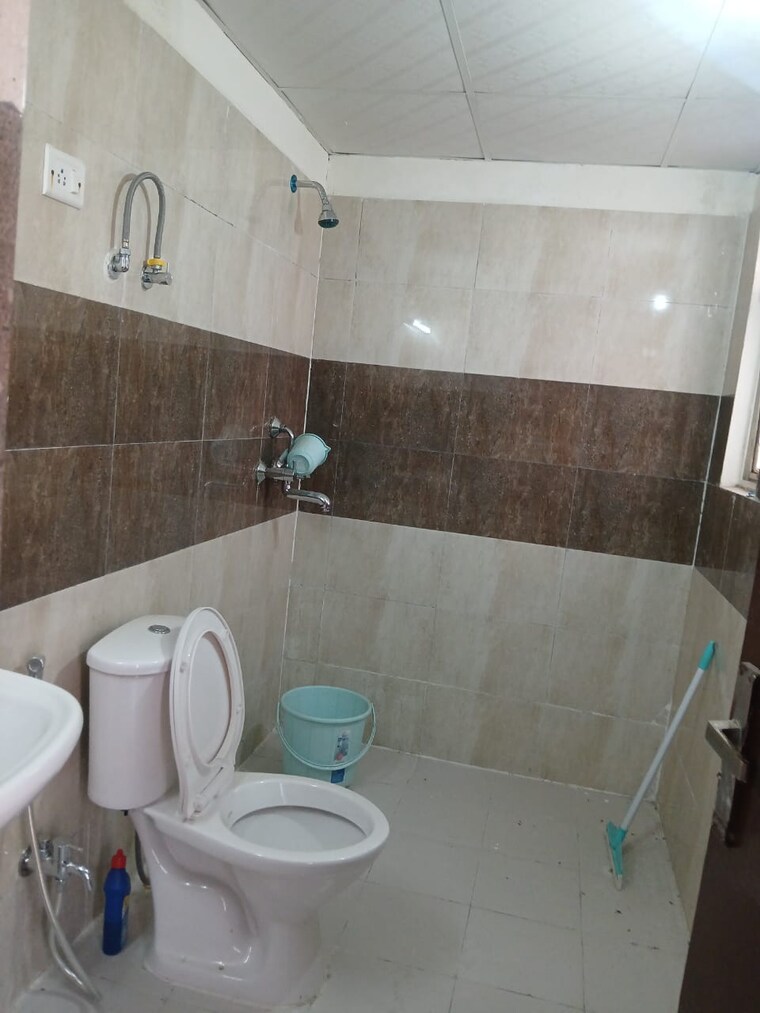 Bathroom, nirala-estate-ii 3 Bedroom 1250 Sq.Ft. Apartment In Tech Zone 4 Greater Noida Greater Noida 9119149