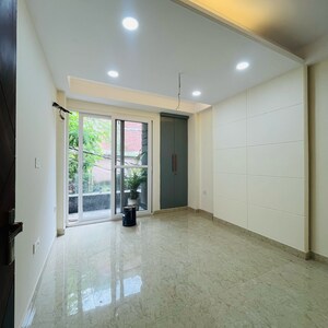 Room in 4 BHK Builder Floor at Hargobind Enclave – for Sale