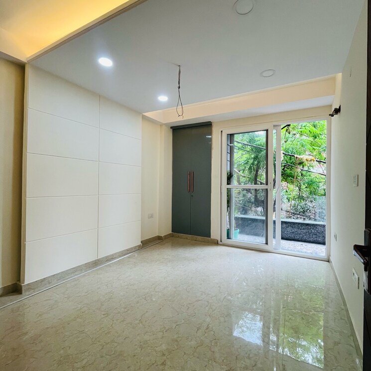 Room, hargobind enclave 4 Bedroom 1400 Sq.Ft. Builder Floor In Hargobind Enclave Delhi 9119168