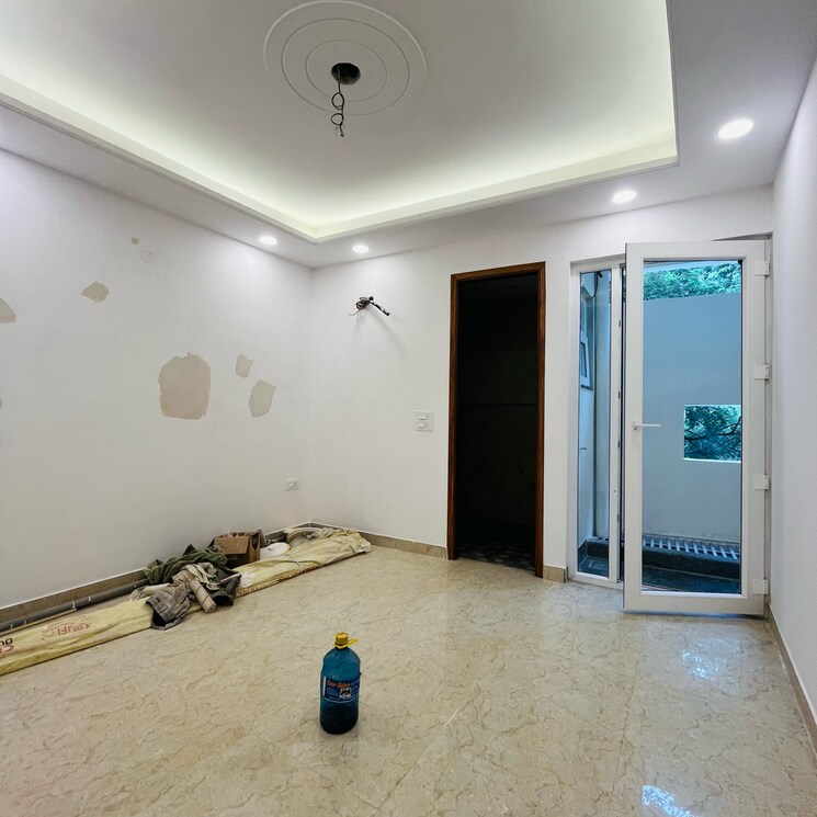 Room, hargobind enclave 4 Bedroom 1400 Sq.Ft. Builder Floor In Hargobind Enclave Delhi 9119168