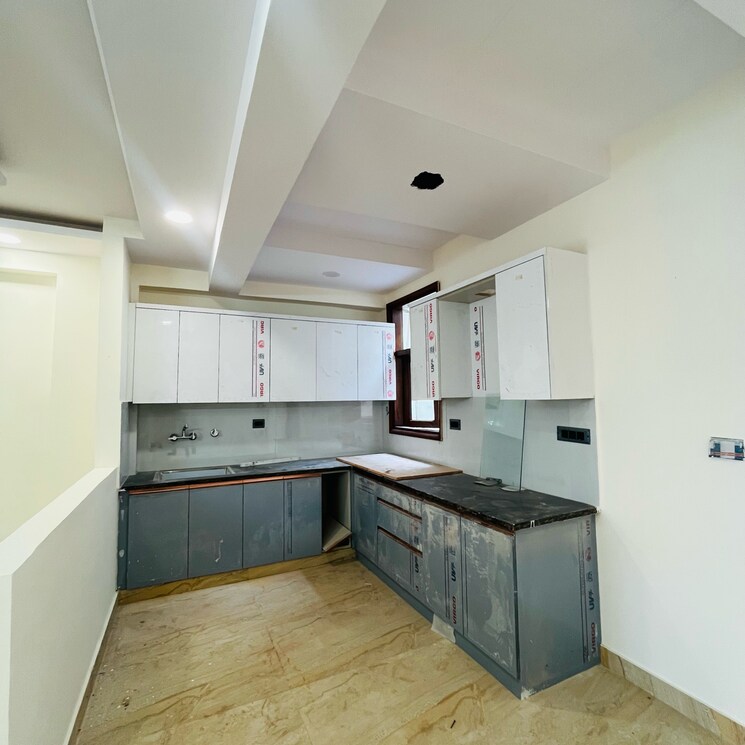 Kitchen, chattarpur 3 Bedroom 1200 Sq.Ft. Builder Floor In Chattarpur Delhi 9119188