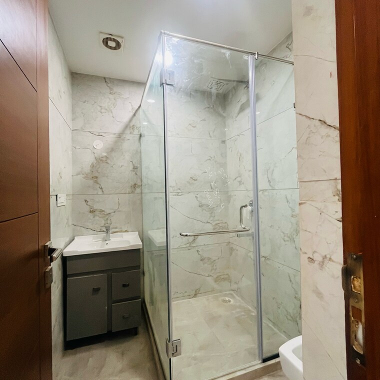 Bathroom, chattarpur 4 Bedroom 1800 Sq.Ft. Builder Floor In Chattarpur Delhi 9119210