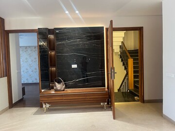 Room in 3 BHK Builder Floor at Sector 11 – for Rent
