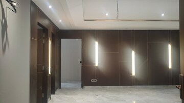 Room in 4 BHK Builder Floor at Sector 15 – for Sale