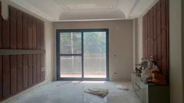 Room in 4 BHK Builder Floor at Sector 15 – for Sale