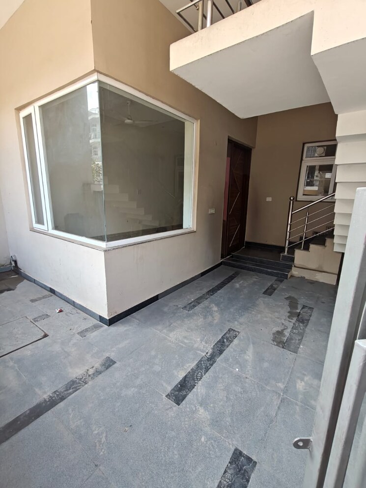 Living Room, pir machalla 3 Bedroom 1000 Sq.Ft. Builder Floor In Pir Machalla Zirakpur 9119267