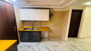Team Area in 3 BHK Builder Floor at Sector 52 – for Rent