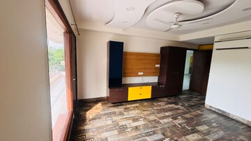 Bedroom in 3 BHK Builder Floor at Sector 52 – for Rent
