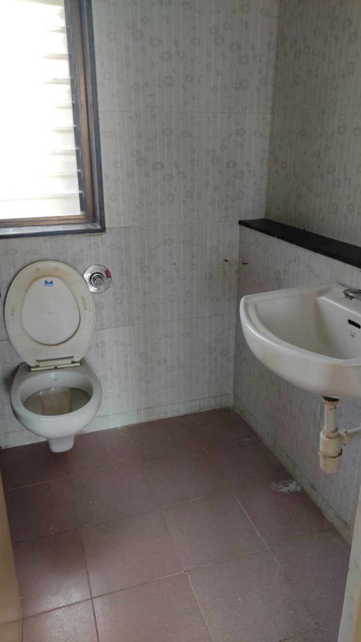 Bathroom, kalpataru-srishti 2.5 Bedroom 835 Sq.Ft. Apartment In Mira Road Thane 9119399