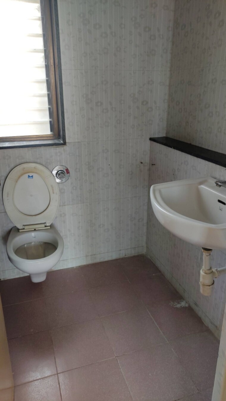 Bathroom, kalpataru-srishti 2.5 Bedroom 835 Sq.Ft. Apartment In Mira Road Thane 9119399