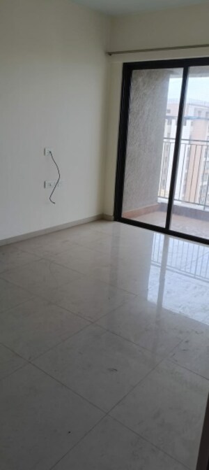 Room in 2 BHK Apartment at Lodha Casa Maxima, Mira Road – for Sale