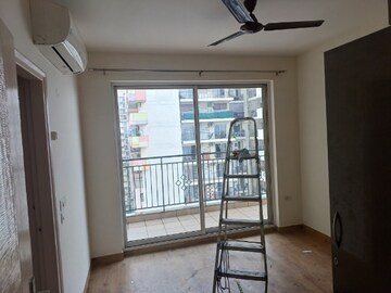 Room in 3 BHK Apartment at Bestech Park View Sanskruti, Sector 92 – for Rent