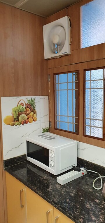 Room in 1.5 BHK Independent House at Gomti Nagar – for Rent