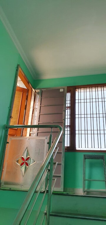 Furnished Amenities in 1.5 BHK Independent House at Gomti Nagar – for Rent