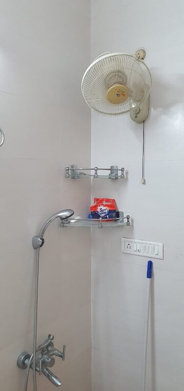 Furnished Amenities in 1.5 BHK Independent House at Gomti Nagar – for Rent