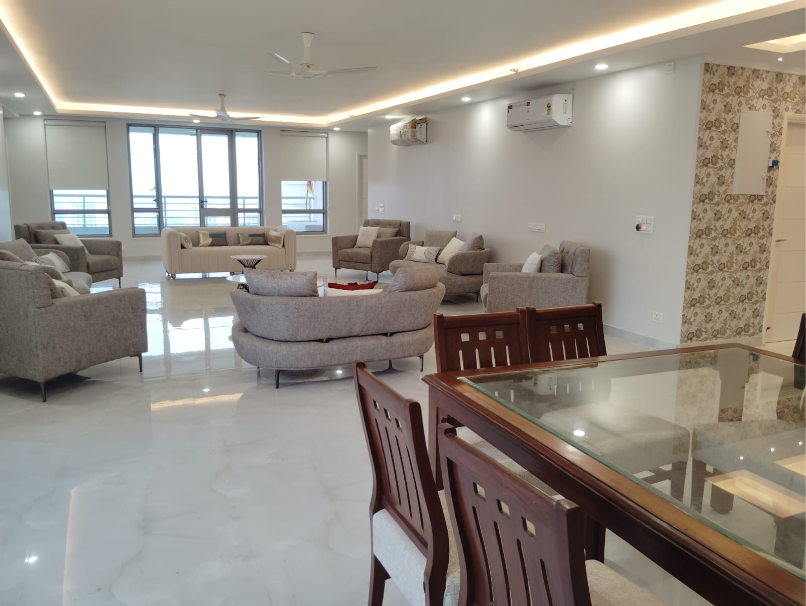 4 BHK + Servant Room 3700 Sq.Ft. Apartment in Jaypee Imperial Court
