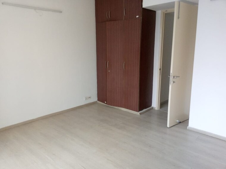 Room, emaar-emerald-estate 3 Bedroom 1395 Sq.Ft. Apartment In Sector 65 Gurgaon 9119447