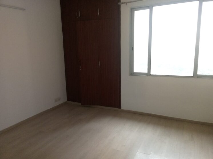 Room, emaar-emerald-estate 3 Bedroom 1395 Sq.Ft. Apartment In Sector 65 Gurgaon 9119447