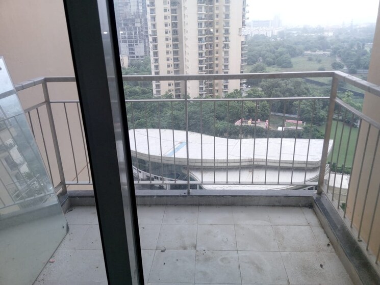 Balcony, emaar-emerald-estate 3 Bedroom 1395 Sq.Ft. Apartment In Sector 65 Gurgaon 9119447