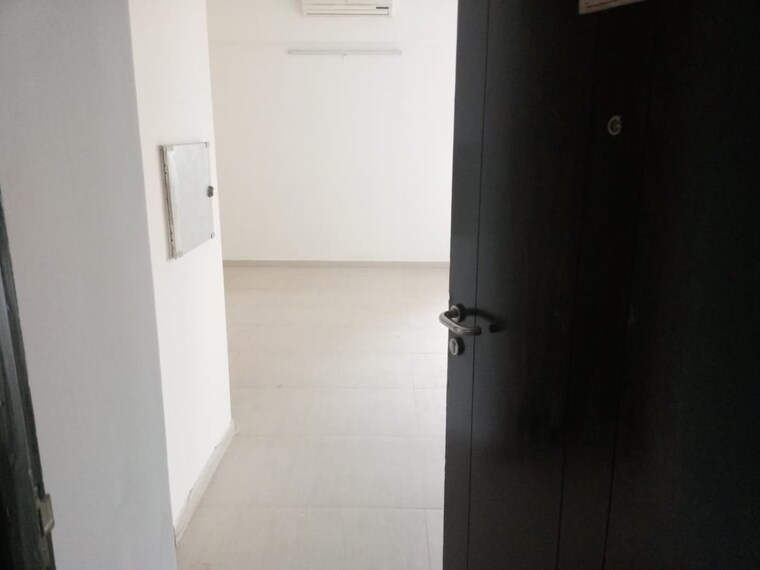 Bathroom, emaar-emerald-estate 3 Bedroom 1395 Sq.Ft. Apartment In Sector 65 Gurgaon 9119447