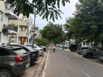 Parking in 2 BHK Builder Floor at Vatika INXT Emilia floors, Sector 82 – for Rent