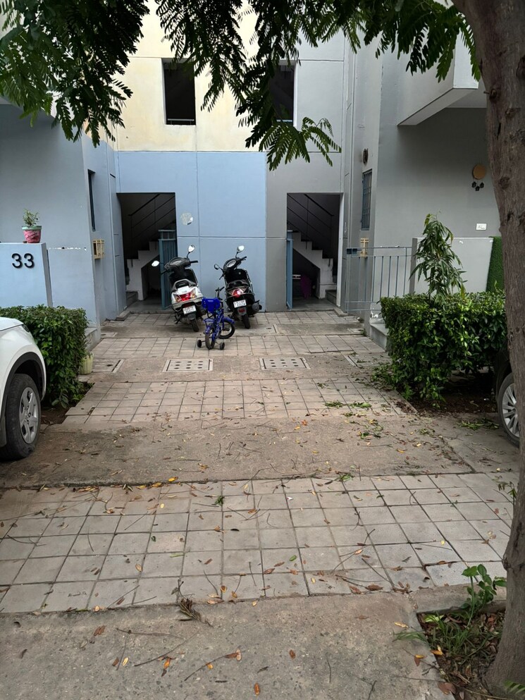  Parking, vatika-inxt-emilia-floors 2 Bedroom 925 Sq.Ft. Builder Floor In Sector 82 Gurgaon 9119458