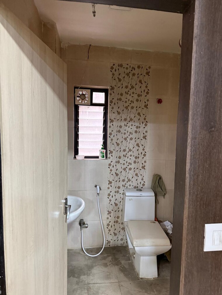 Bathroom, camac street Commercial Office Space 1195 Sq.Ft. In Camac Street Kolkata 9119479