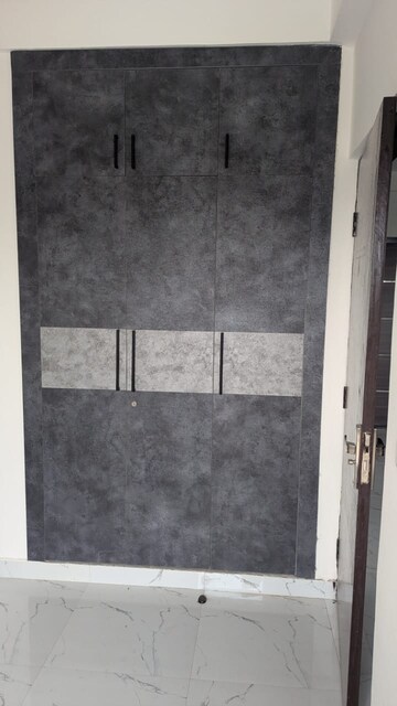 Room in 3 BHK Apartment at Pivotal Paradise, Sector 62 – for Rent
