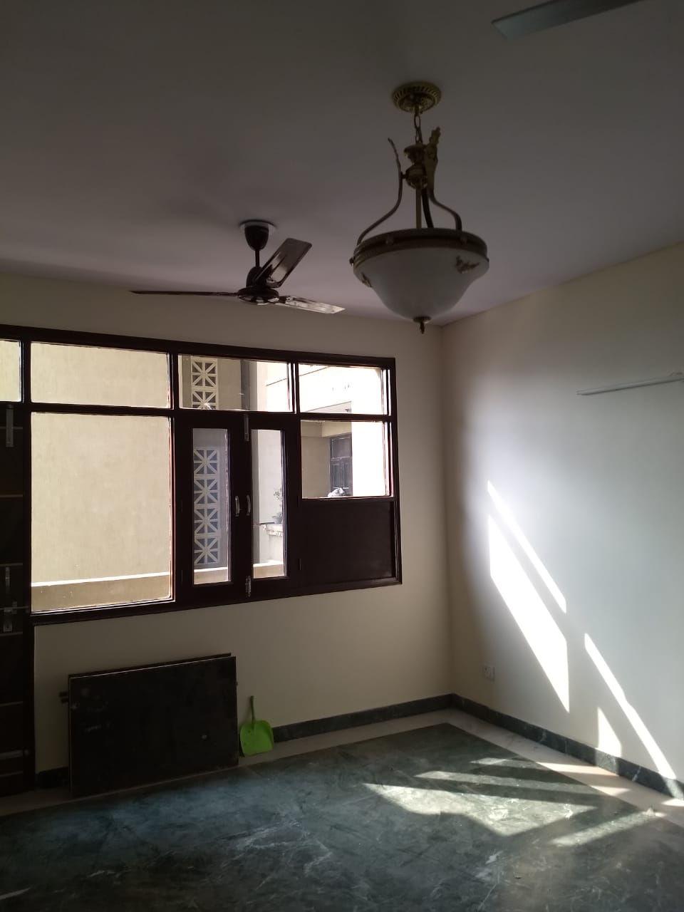3 BHK + Servant Room Apartment For Rent in  Palm Court Apartment Sec