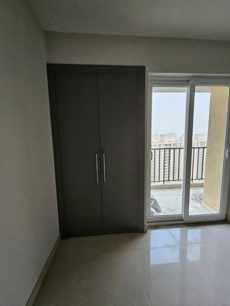 Room, sector 150 2 Bedroom 1100 Sq.Ft. Apartment In Sector 150 Noida 9119582