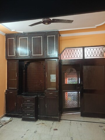 1 BHK Builder Floor For Rent in Rohini Sector 16