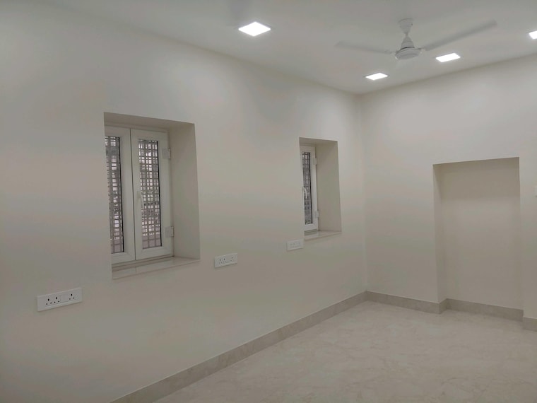 Room, bhawanipore Commercial Office Space 1050 Sq.Ft. In Bhawanipore Kolkata 9119585