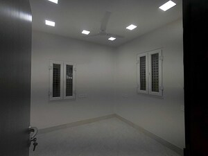 Room in  Office Space at Bhawanipore – for Sale