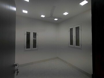 Room in  Office Space at Bhawanipore – for Sale
