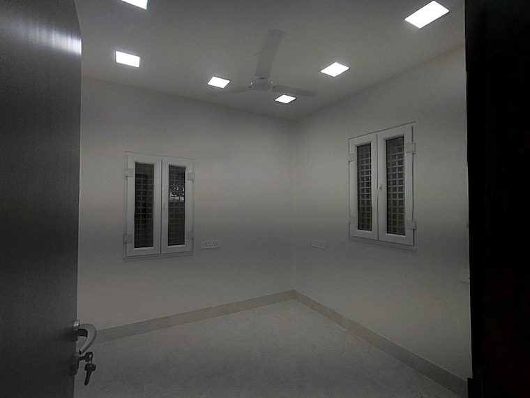 Room, bhawanipore Commercial Office Space 1050 Sq.Ft. In Bhawanipore Kolkata 9119585