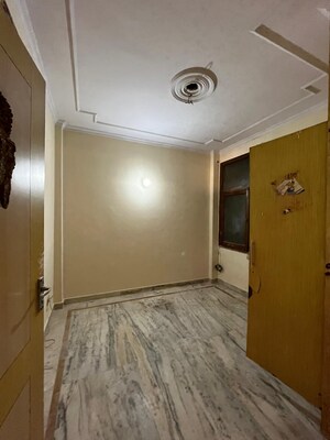 Room in 3 BHK Apartment at Chanakyapuri – for Sale
