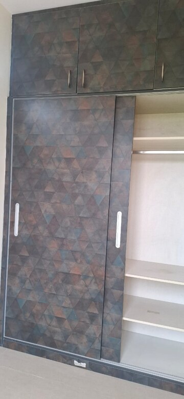 Bathroom in 3 BHK Apartment at Emaar Emerald Estate, Sector 65 – for Rent