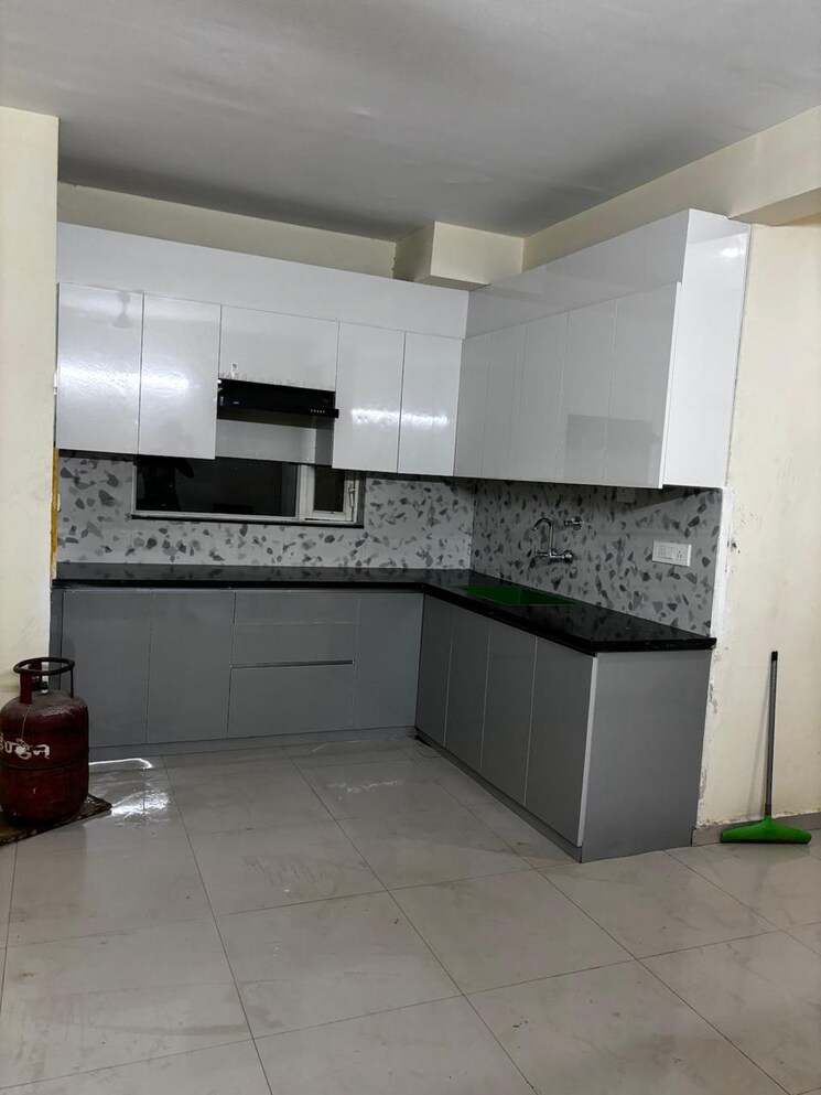 Kitchen, pyramid-fusion-homes 2 Bedroom 680 Sq.Ft. Apartment In Sector 70a Gurgaon 9119639