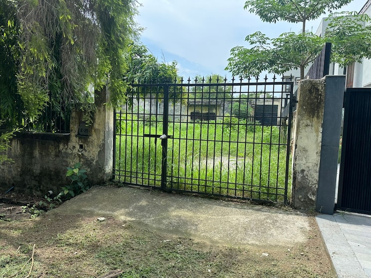 Balcony, chi iii greater noida  505 Sq.Mt. Plot In Chi Iii Greater Noida Greater Noida 9119677