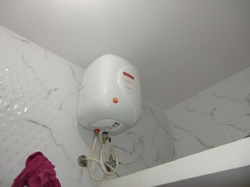 Bathroom in 1 RK Independent House at Rt Nagar – for Rent