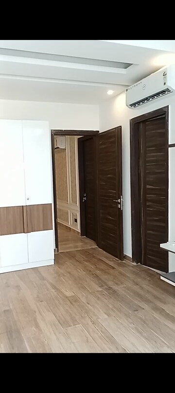 Bedroom in 3 BHK Builder Floor at Sector 67a – for Rent