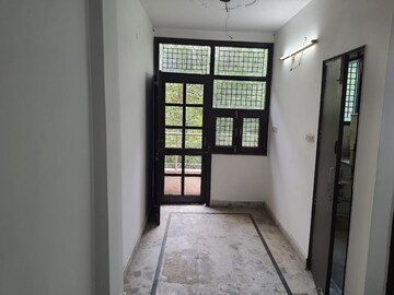 1 BHK Builder Floor For Rent in Rohini Sector 11