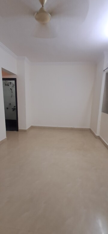 Furnished Amenities in 2 BHK Apartment at HDIL Dheeraj Jamuna, Malad West – for Rent