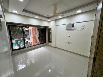 Room in 2 BHK Apartment at Melbourne Apartment, Andheri West – for Rent