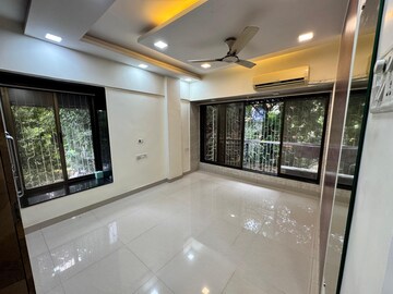 Room in 2 BHK Apartment at Melbourne Apartment, Andheri West – for Rent