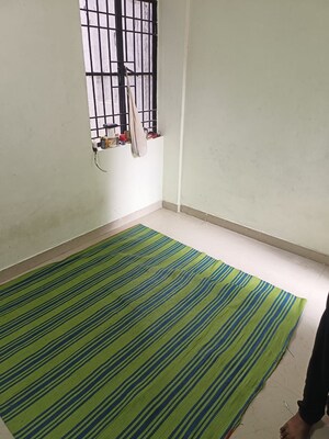 Room in 1.5 BHK Apartment at Sector 10 Greater Noida – for Sale