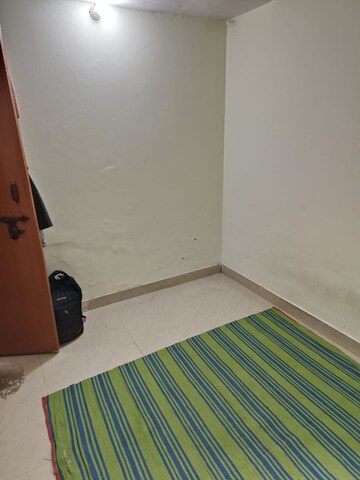Room in 1.5 BHK Apartment at Sector 10 Greater Noida – for Sale